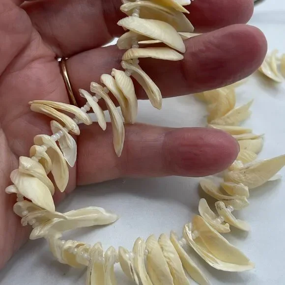 Vintage Mother of Pearl shell spike necklace “Surf Warrior”. - Picture 3 of 7